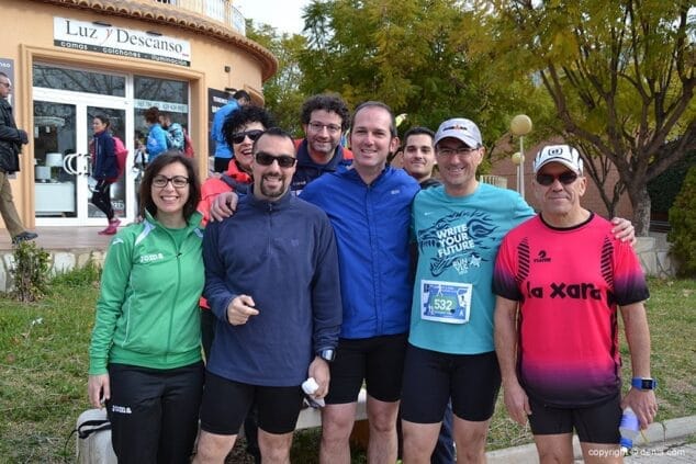 Jordi Serra iunto a atletas dianenses