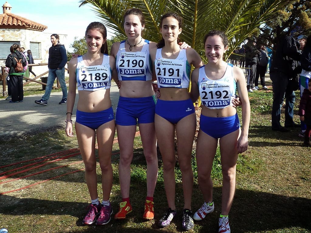 Laura Jiménez con sus compañera de equipo