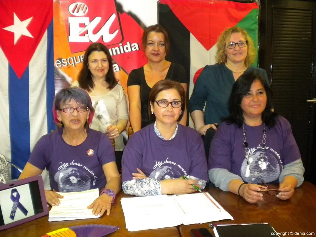 Gómez-Pimpollo (EU): "es muy significativo que nos tiren huevos cuando lo que nosotras tenemos son ovarios" 1 Rueda de prensa de EU-ERC-Els Verds y Guanyem Dénia