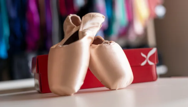 puntas de diferentes tallas en mundo de danza