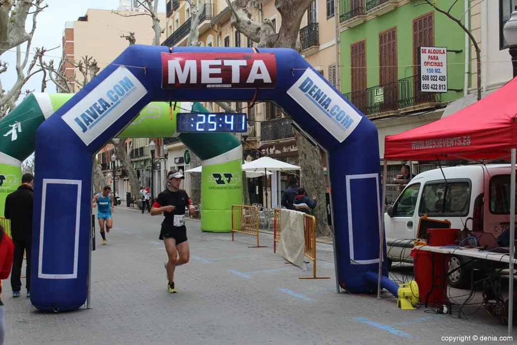 2º Marcha Solidaria Deniacom a favor del CEE Raquel Payà - llegada a meta