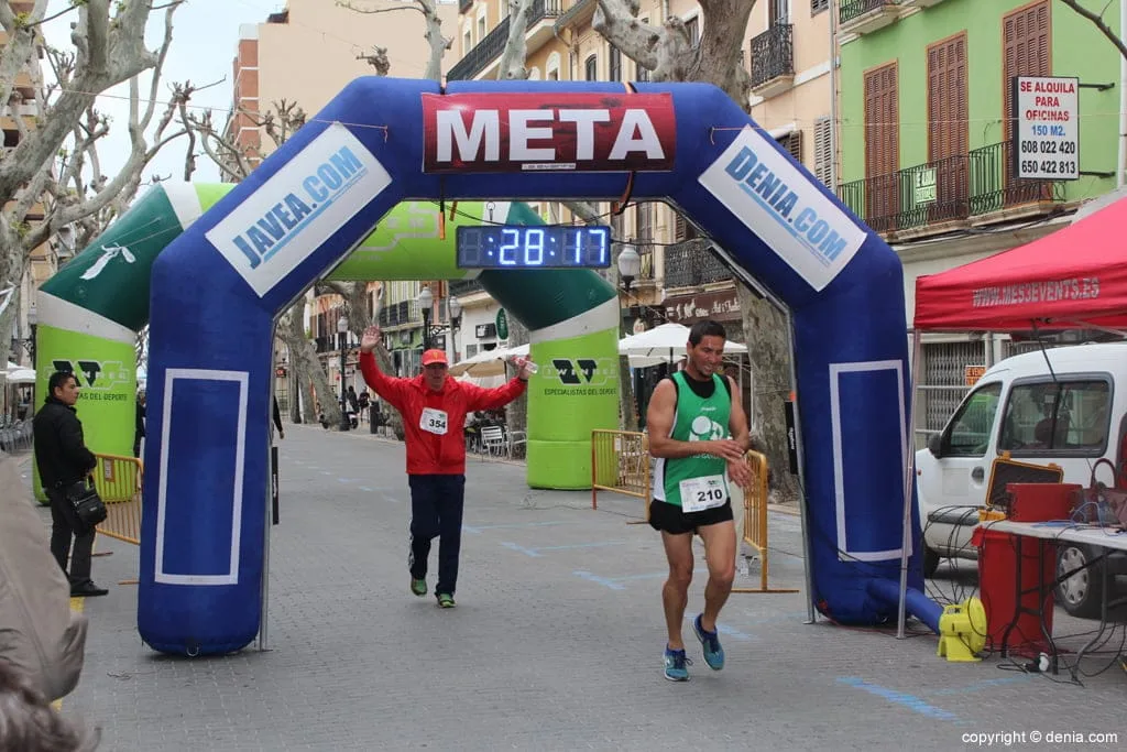 2º Marcha Solidaria Deniacom a favor del CEE Raquel Payà - llegada a meta