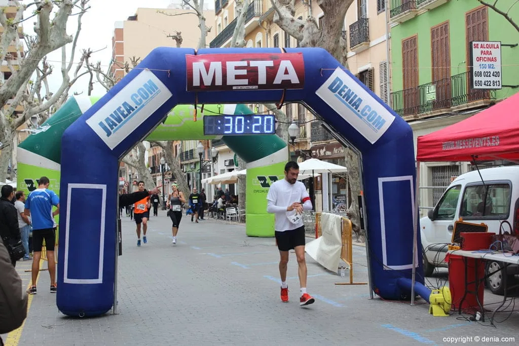 2º Marcha Solidaria Deniacom a favor del CEE Raquel Payà - llegada a meta