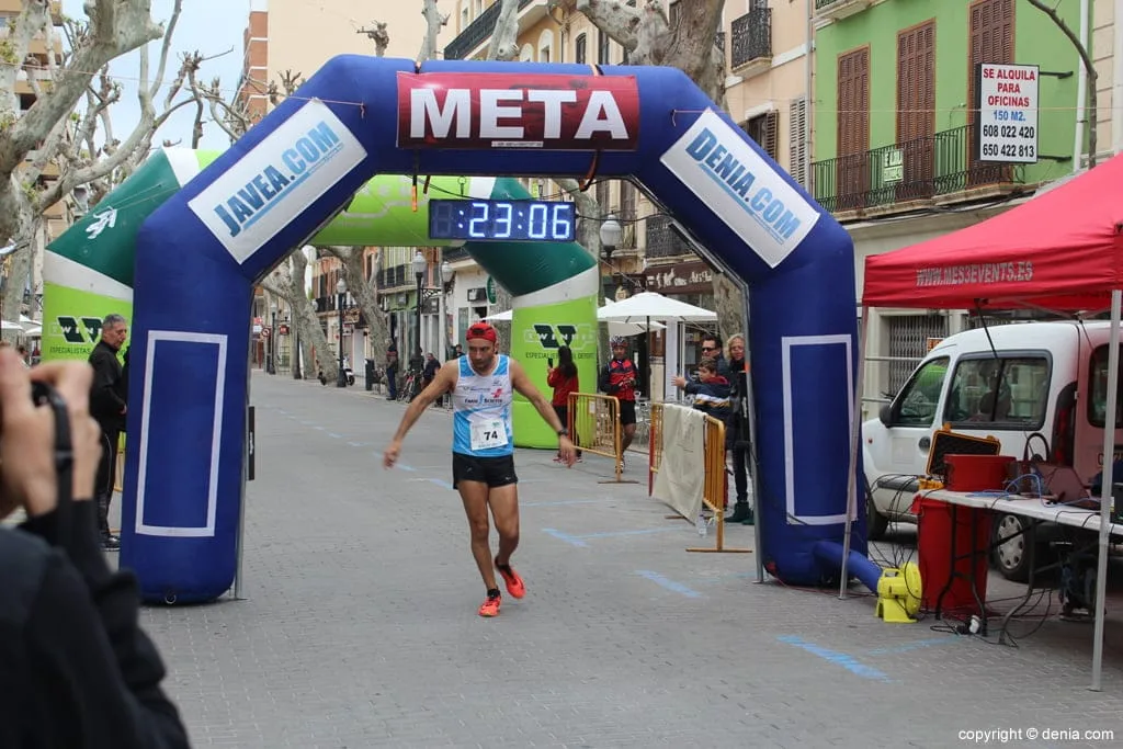 2º Marcha Solidaria Deniacom a favor del CEE Raquel Payà - llegada a meta