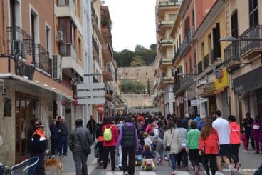 Caminantes en la calle Diana