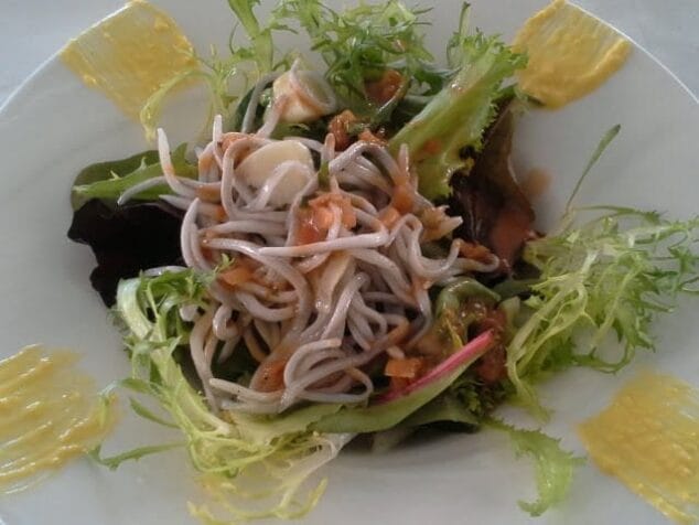 Ensalada de gulas