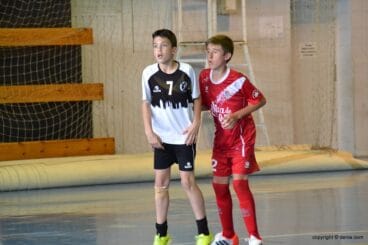 Marcaje estrecho de Hugo Ojeda