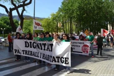 Miembros del PAH en una movilización en Dénia