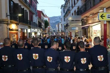 Filà Deniers en 2019 por el centro de Dénia