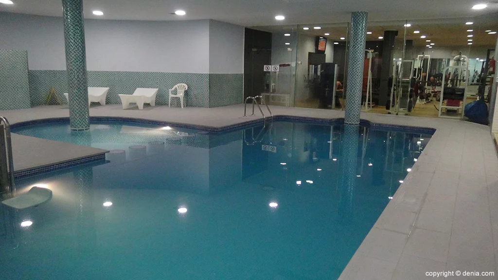 Ogisaka Fitness Spa piscina