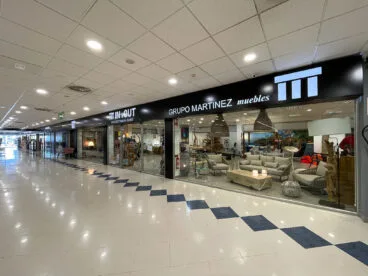 Tienda In&Out en el Centro comercial Pepe la Sal- Muebles Martínez