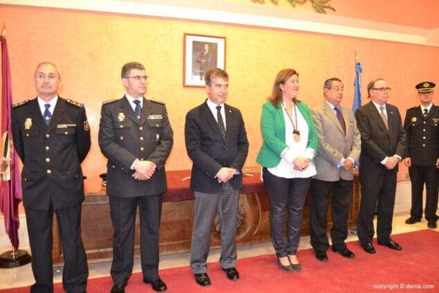 01 Acto de concesión de la Medalla de la Ciutat a la Comisaría de Policía Nacional de Dénia