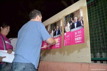 Pegada de carteles elecciones municipales Dénia 2015 – UPyD