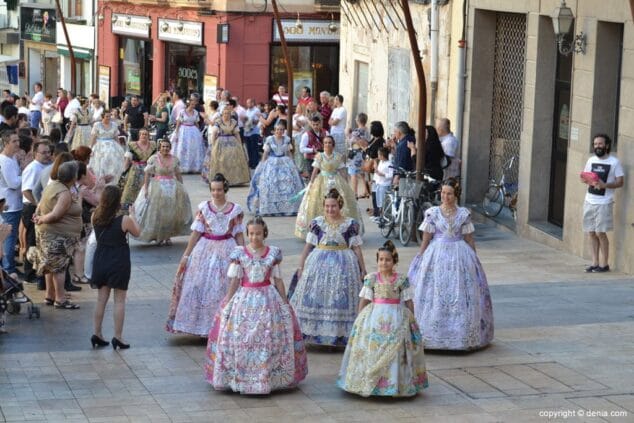 01 Proclamación Falleras Mayores de Dénia 2016 Llegada al Ayuntamiento