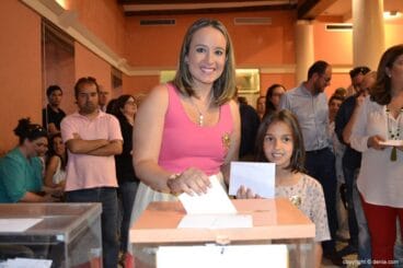 Elección Falleras Mayores Dénia 2016 – Voto de Carla Petrie