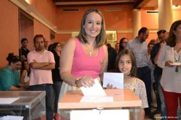 Elección Falleras Mayores Dénia 2016 – Voto de Carla Petrie