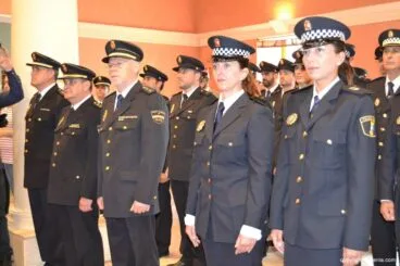 Acto de concesión de la Medalla de la Ciutat a la Comisaría de Policía Nacional de Dénia – agentes locales y nacionales