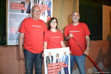 Pegada de carteles elecciones municipales Dénia 2015 – PSOE