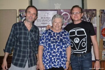 Pegada de carteles elecciones municipales Dénia 2015 – Canviem entre tots