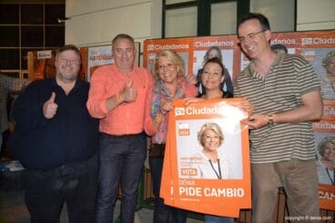Pegada de carteles elecciones municipales Dénia 2015 – Ciudadanos