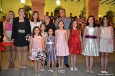 Elección Falleras Mayores Dénia 2016 – Marina y Alejandra con la corte infantil