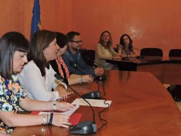 Autoridades en la recepción de los participantes del proyecto GPS