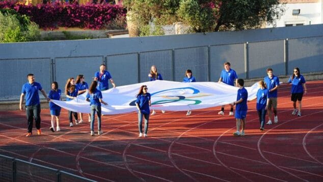 Bandera olímpica inauguración X Mini Jocs