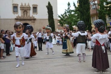 Cabezudos en los Bailes del Corpus de 2014