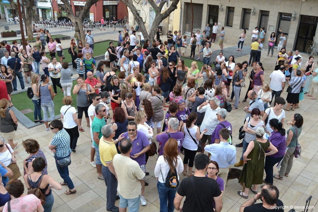 Concentración silenciosa por el asesinato de Dénia