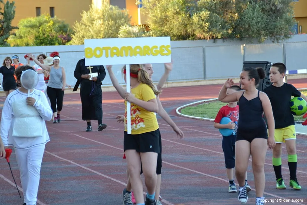 Desfile delegación Botamarges