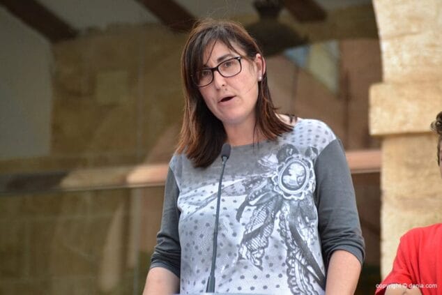 Calurosa acogida a la antorcha de los XI Mini Jocs Olímpics de la Marina Alta 10 María Mut durante su parlamento