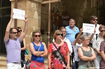 Pancartas contra la violencia de género en Dénia