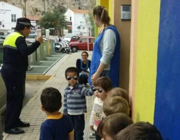 Policía Local en Escoleta El Castellet