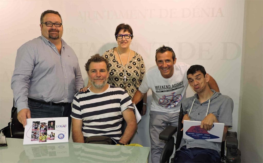 Presentación de la Carrera Solidaria entre Dénia y Cholet