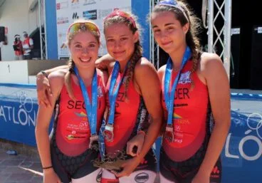 Segui Fernández y Dolader con sus medallas