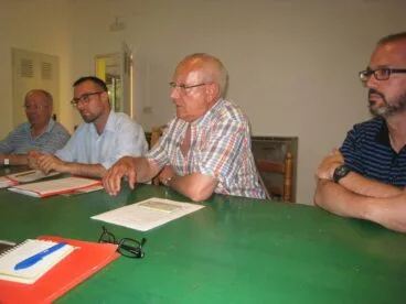 Vicent Grimalt con la Asociación de Vecinos de Les Rotes