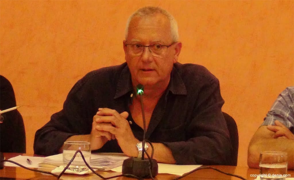 El urbanismo de Dénia acaba la legislatura sobre la mesa y sin consenso para su aprobación 1 Vicent Grimalt en el pleno extraordinario de aprobación del PGE