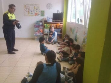 Visita de un policía local