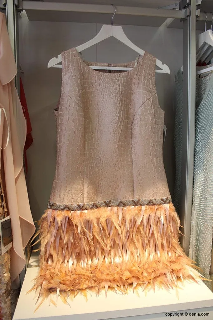 Las mejores propuestas de ropa y complementos para tus celebraciones esta primavera 1 vestido-corto-nacho-bueno