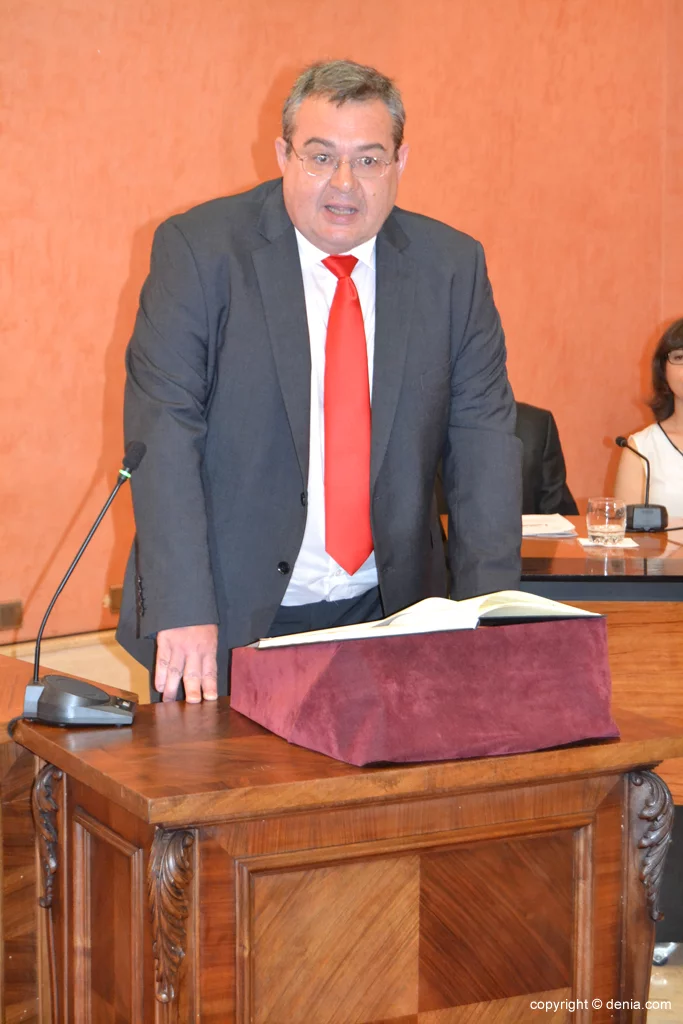 Juramento de los nuevos concejales de Dénia – Paco Roselló