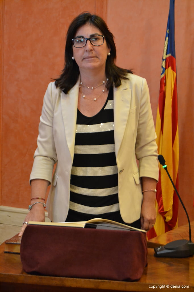 Juramento de los nuevos concejales de Dénia – María Mut