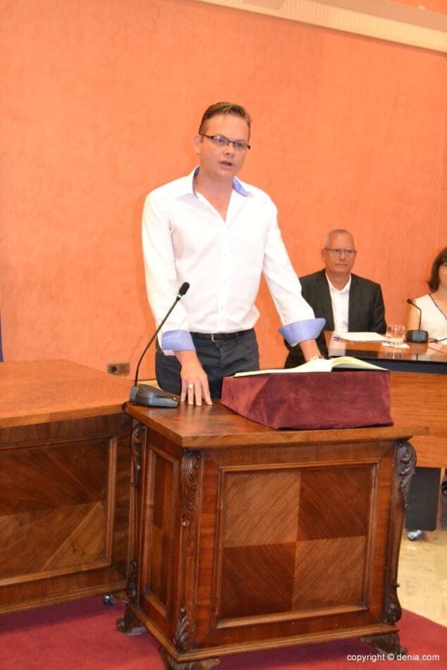 23 Juramento de los nuevos concejales de Dénia Álex Rodenkirchen
