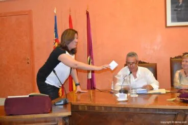 Votación de nuevo alcalde – Ana Kringe