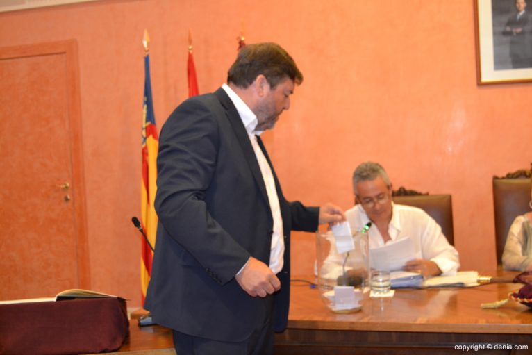 Votación de nuevo alcalde - Rafa Carrió