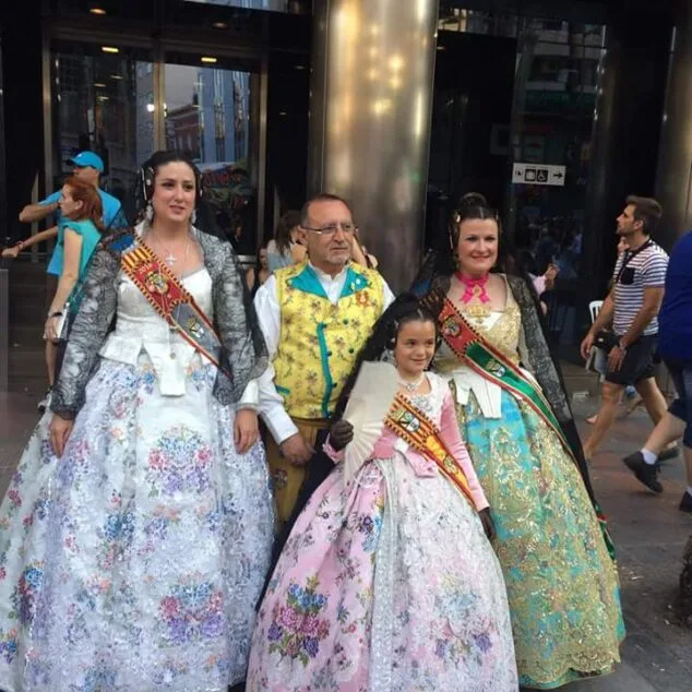 Las falleras mayores de Dénia representaron a la ciudad en la ofrenda de las hogueras de Alicante 3 Alejandra Pastor en Alicante