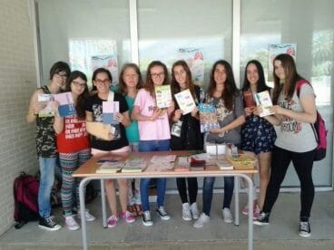 Alumnos particpantes en la Campaña Día Mundial sin tabaco