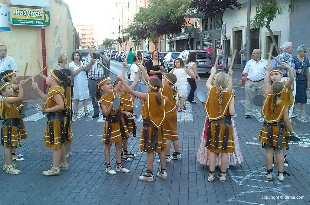 Solemne procesión del Corpus Christi en Dénia 2 Dansa de madera