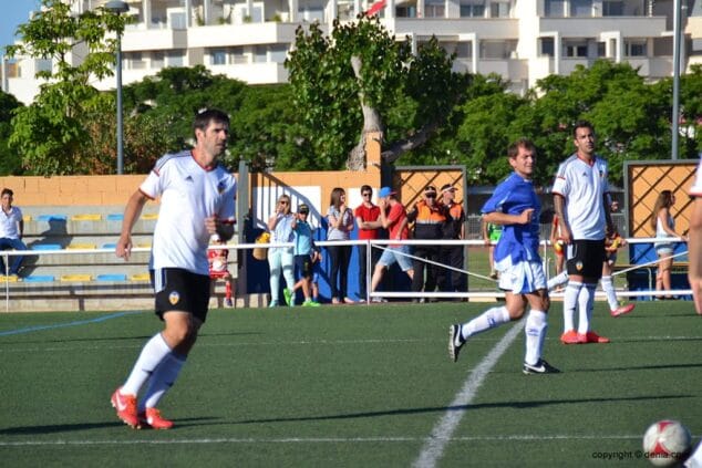 David Albelda jugando el esférico