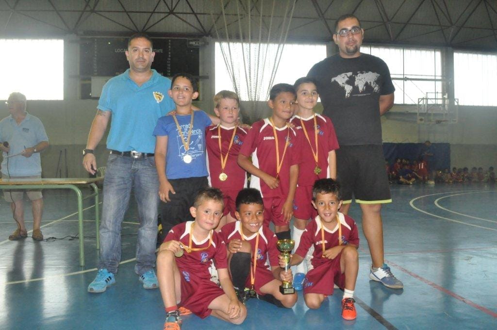13 equipos disfrutaron de la jornada de convivencia Prebenjamín 1 Equipo Colegio Pou Prebenjamín