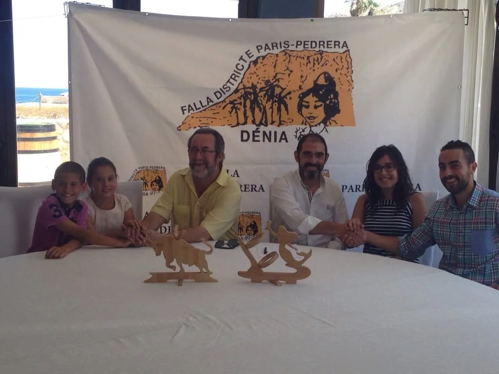 Firma de contratos de la falla París Pedrera para 2016